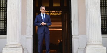 Νέα μέτρα: 72 δόσεις για οφειλές – έκτακτο επίδομα 150 ευρώ μόνο για οικογένειες με παιδιά – όχι νέο Fuel Pass