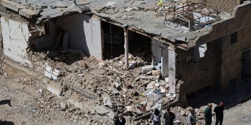 HΠΑ και Ισραήλ βομβάρδισαν πετροχημικά εργοστάσια στο Ιράν – Πλήγματα κοντά και σε πυρηνικό σταθμό