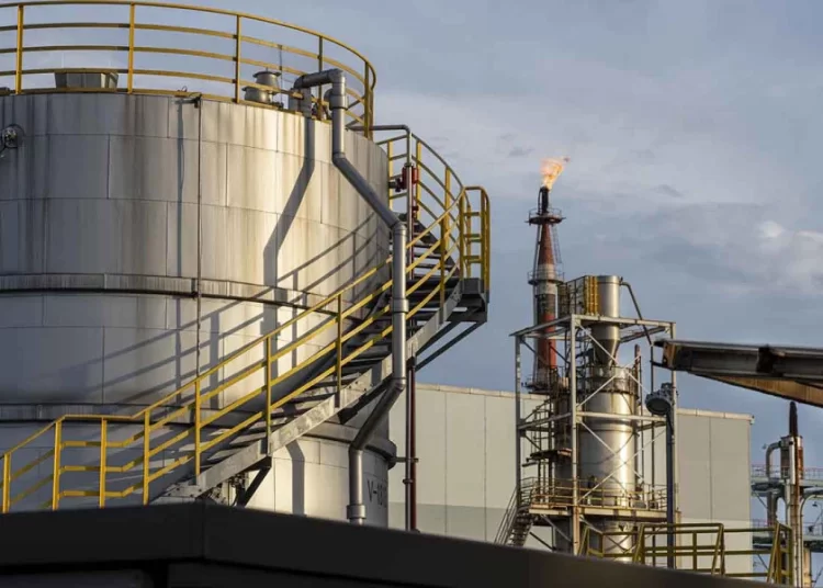 Πτώση στην τιμή του πετρελαίου μετά το άνοιγμα του Στενού του Ορμούζ