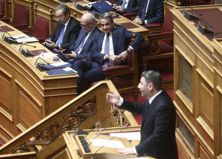 Διαξιφισμοί στη Βουλή με φόντο εκλογές, ΟΠΕΚΕΠΕ και υποκλοπές