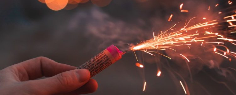 Ηλεία: Τραυματίες δύο παιδιά μετά από χρήση κροτίδων την Ανάσταση