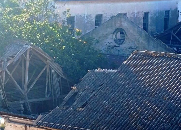 Πύργος: Κατέρρευσε η στέγη στις αποθήκες ΑΣΟ-Αποκλεισμένο το σημείο