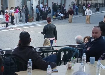 Αθλοπαιδιές στην πλατεία του ΑΜΠΕΛΩΝΑ