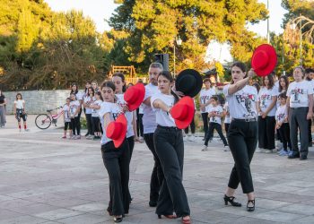 Παγκόσμια Ημέρα Χορού: Κόσμος χόρεψε στη πλατεία Πύργου