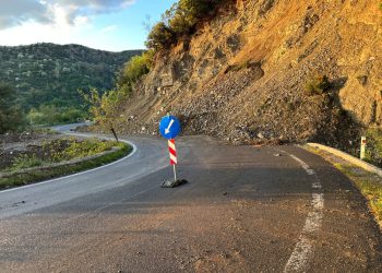 Εθνική Πύργου-Τρίπολης: Νέα κατολίσθηση στα Λαγκάδια έκλεισε τον δρόμο
