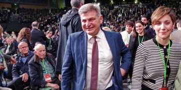 Κι επίσημα στο ΠΑΣΟΚ ο Νικόλας Φαραντούρης, έπεται συνέχεια