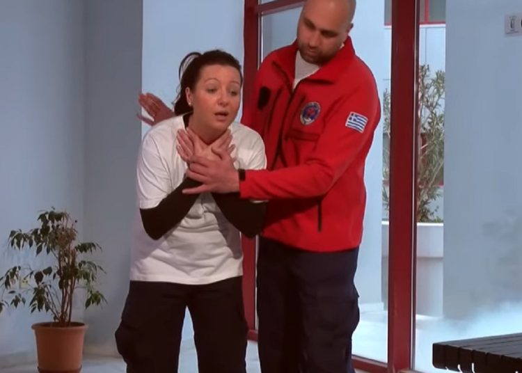 Τι να κάνουμε όταν κάποιος πνίγεται από ξένο σώμα-Πως να σώσουμε ζωές