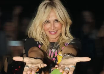 H Άννα Βίσση θέλει Ρίκι Μάρτιν και Τζένιφερ Λόπεζ στη συναυλία της στο ΟΑΚΑ