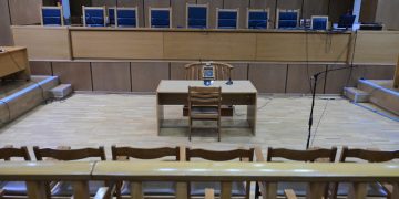 Αστυνομικός Βουλής: Τέσσερις φορές ισόβια κι επιπλέον κάθειρξη 80 ετών για την κακοποίηση των παιδιών του