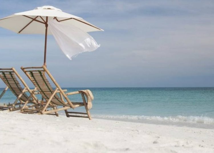 Κοινωνικός τουρισμός για 300.000 δικαιούχους – Όλες οι λεπτομέρειες για τις αιτήσεις, τη μοριοδότηση, τις τιμές και τη δωρεάν διαμονή