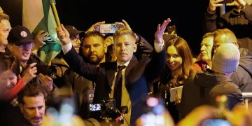 Θρίαμβος Μαγιάρ επί του Όρμπαν στην Ουγγαρία: Ποιοι κερδίζουν και ποιοι χάνουν από την αλλαγή σκυτάλης μετά από 16 χρόνια