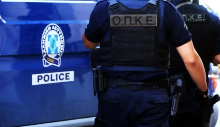 Επιχείρηση-σκούπα στη Γαστούνη: Έρευνες σε σπίτια, προσαγωγές και έξι συλλήψεις