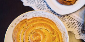 Ταχινόπιτες: Φτιάχνουμε 6 νηστίσιμες συνταγές