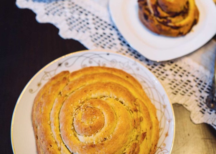 Ταχινόπιτες: Φτιάχνουμε 6 νηστίσιμες συνταγές