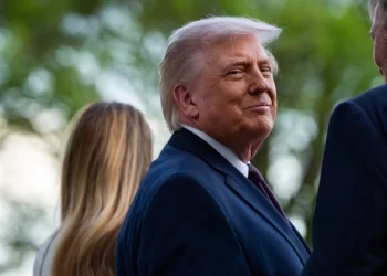 Τραμπ: Ανοίγω τα Στενά του Ορμούζ για την Κίνα, ο πρόεδρος Σι θα μου δώσει μια μεγάλη, δυνατή αγκαλιά