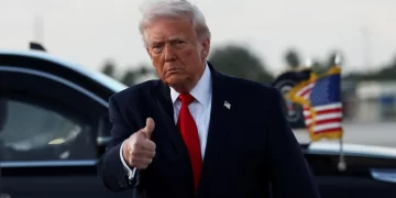 Ανάλυση CNN: Γιατί ο Τραμπ έδωσε εντολή να αποκλειστούν τα Στενά του Ορμούζ, κίνηση που έχει κάνει ήδη το Ιράν