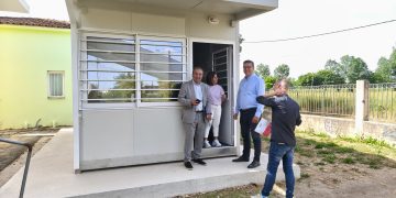 Σε προκατασκευασμένες αίθουσες το Ειδικό Σχολείο Λεχαινών & το Δημοτικό Σχολείο Μυρσίνης