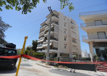 Ηλιούπολη: Πώς η πίεση των Πανελληνίων εξουθενώνει τους εφήβους – Ο ρόλος των γονιών