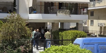 Πέθανε και η δεύτερη 17χρονη που έπεσε από τον 6ο όροφο της πολυκατοικίας στην Ηλιούπολη