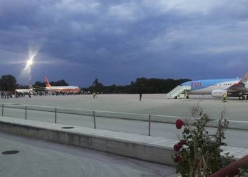 Συναγερμός στο αεροδρόμιο Αράξου για αναγκαστική προσγείωση αεροπλάνου – Τι συνέβη