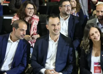 Νέα Αριστερά: Επίκειται αποχώρηση επτά βουλευτών την Τρίτη
