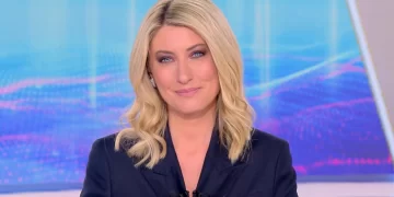 «Καληνύχτα σας και εις το επανιδείν»: Συγκινημένη η Σία Κοσιώνη στο τελευταίο της δελτίο στον ΣΚΑΪ