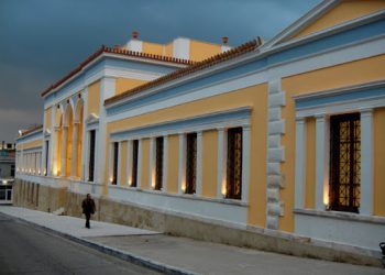 ΠΥΡΓΟΣ: Έρημη πόλη το τριήμερο. Εκατοντάδες έφυγαν κανείς δεν ήλθε!