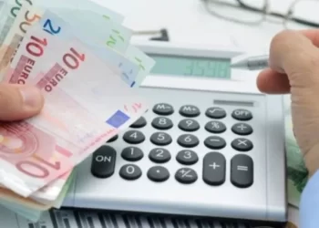 Νέο πακέτο ρυθμίσεων για χρέη: Έρχονται έως 240 δόσεις, προστασία πρώτης κατοικίας και άρση κατασχέσεων