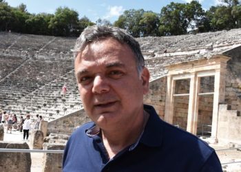 Σκάνδαλο Πολεοδομιών: Ποια είναι η υπάλληλος που σχετίζεται με την παραίτηση Διδασκάλου