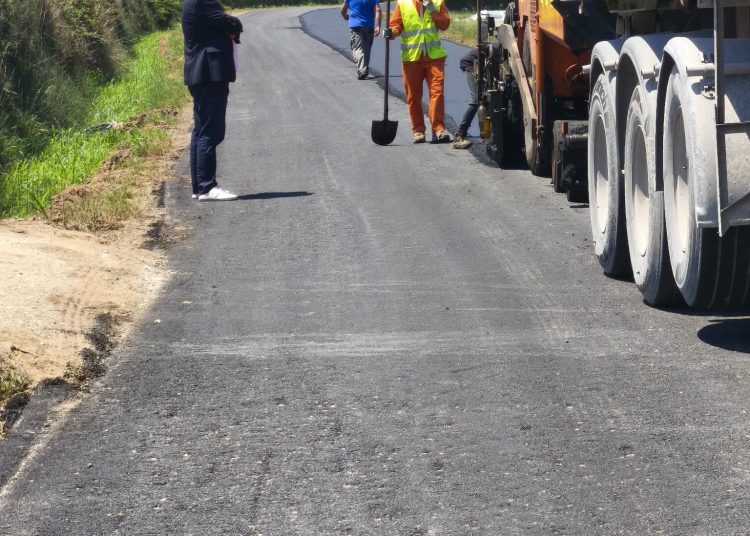 Ολοκληρώθηκαν οι ασφαλτοστρώσεις δρόμων σε Μανωλάδα και Καπελέτο