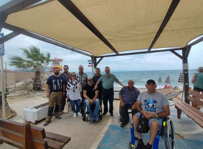 Τοποθέτηση του seatrack για πρόσβαση σε όλους στην παραλία Πλάκες Κατακόλου