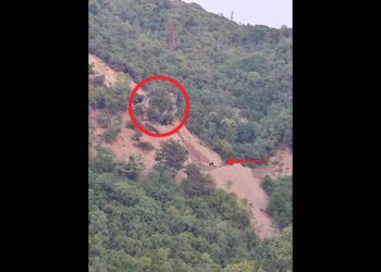 Εθνική Πύργου-Τρίπολης: Έπεσε ο βράχος που είχε κλείσει τον δρόμο-Συνεχίζονται οι εργασίες