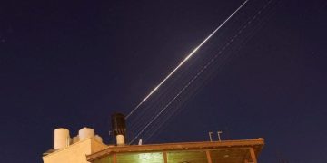 Πυραυλική επίθεση από το Ιράν στο Ισραήλ – Αντίποινα για την επίθεση στη Βηρυτό