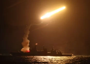Αμερικανικά χτυπήματα στο Ιράν σε αντίποινα για την κατάρριψη του ελικοπτέρου Απάτσι