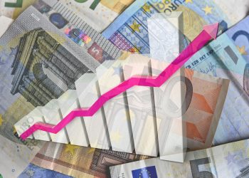 Φορολογούμενοι και ΦΠΑ «χτίζουν» τα πλεονάσματα