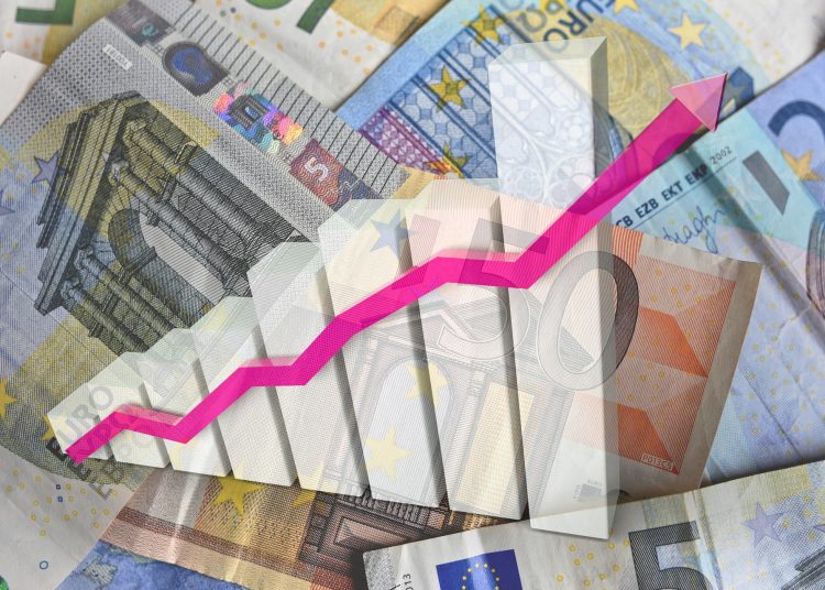 Φορολογούμενοι και ΦΠΑ «χτίζουν» τα πλεονάσματα