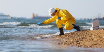Ηλεία: Καθαρά τα θαλάσσια νερά σύμφωνα με τη δειγματοληψία του Πανελληνίου Κέντρου Οικολογικών Ερευνών