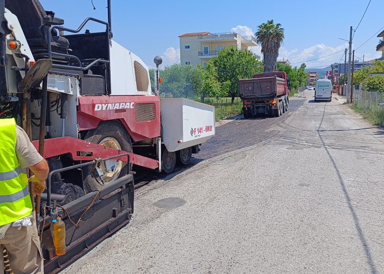 Πύργος: Σε εξέλιξη έργα ασφαλτόστρωσης